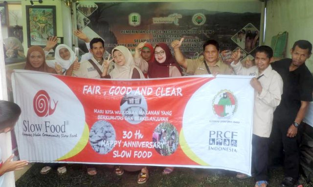 Stand Koperasi Unyap Bina Usaha binaan PRCF Indonesia di Pekan Raya Bumi Kasturi