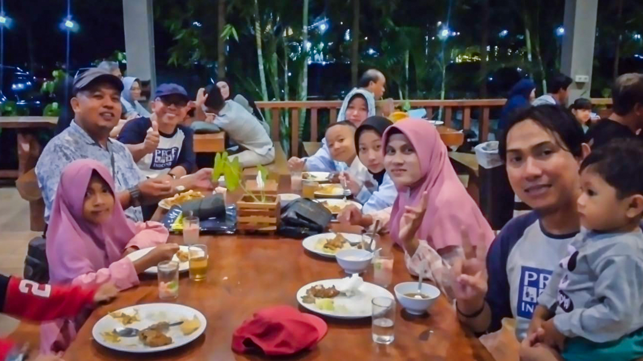 Makan malam family gathering