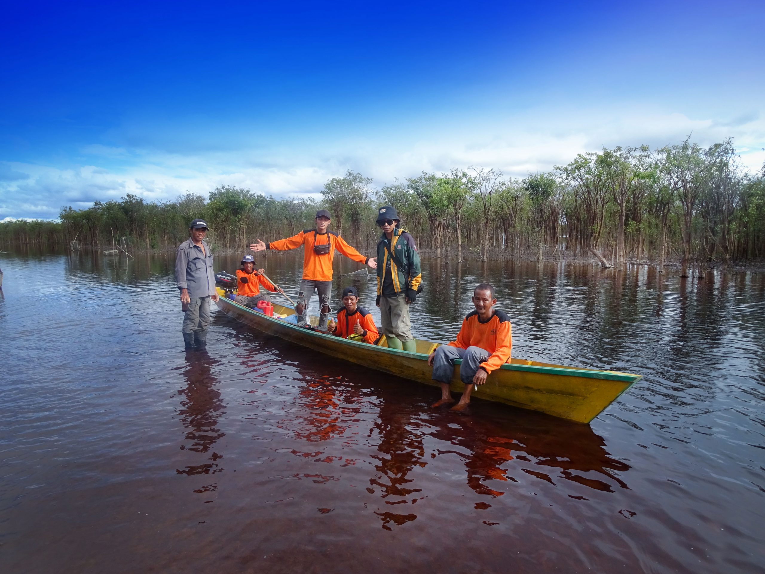 Tim patroli hutan