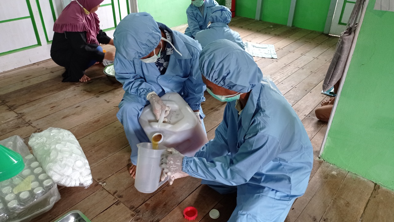 Desa Nanga Lauk produksi madu