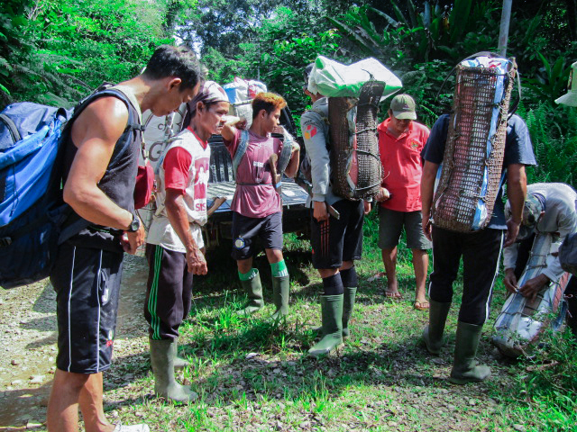 Enam peralatan yang wajib dibawa saat patroli hutan