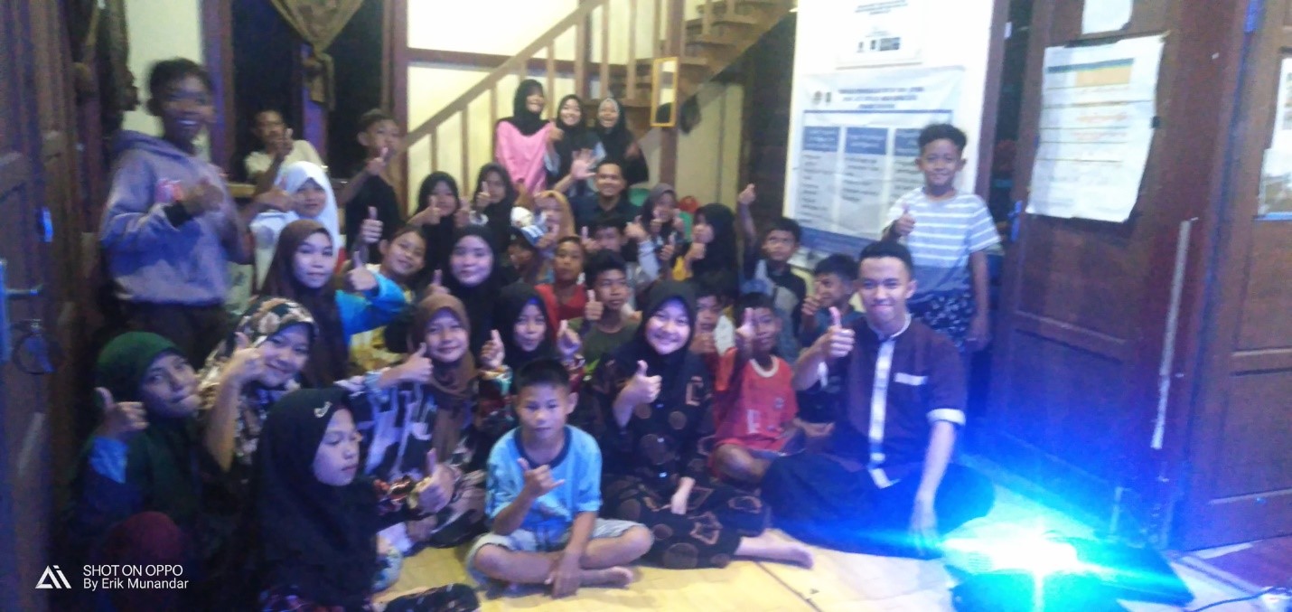 siswa sd dan smp saat mengikuti pelatihan