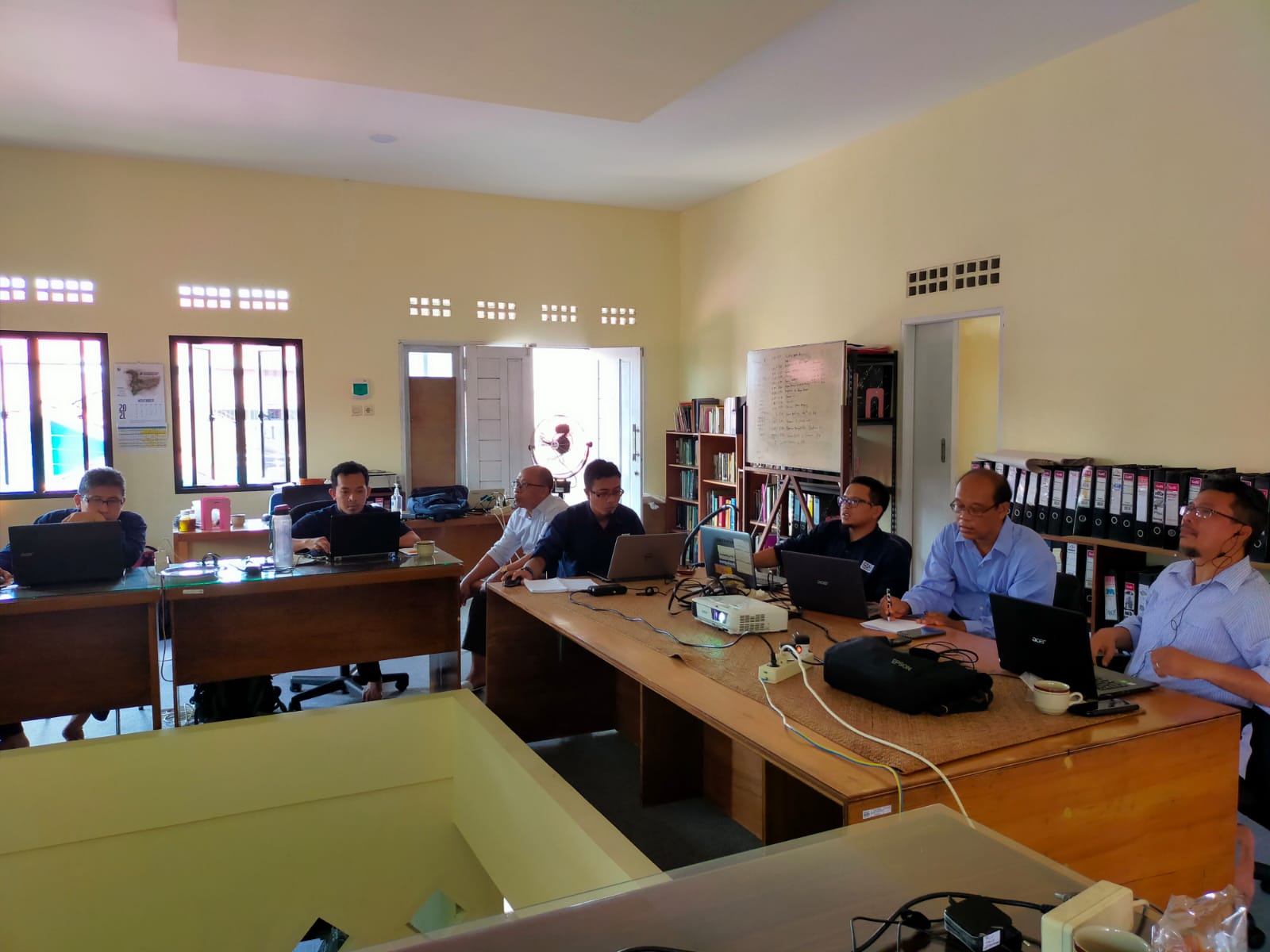 Rapat evaluasi bulanan PRCF Indonesia