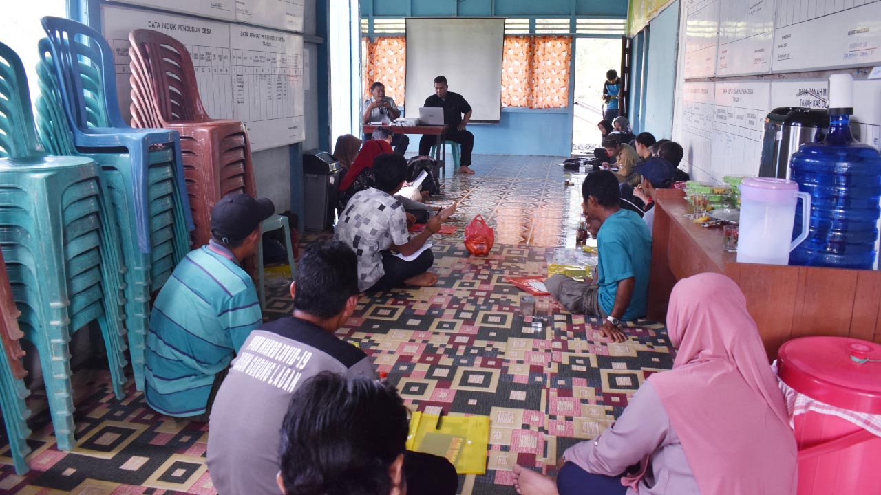 Sosialisasi Program Imbal Jasa Ekosistem di Desa Sri Wangi