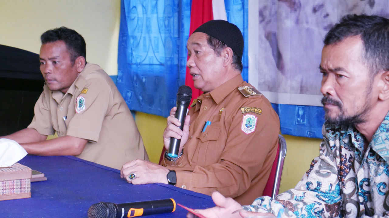 Camat Boyan Tanjung