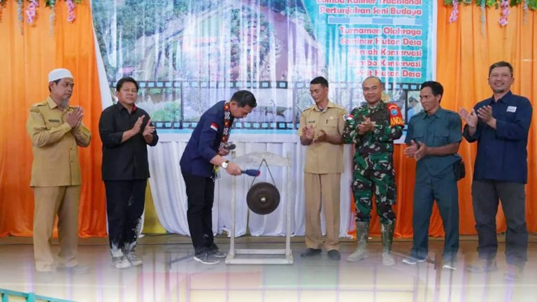 Bupati Kapuas Hulu