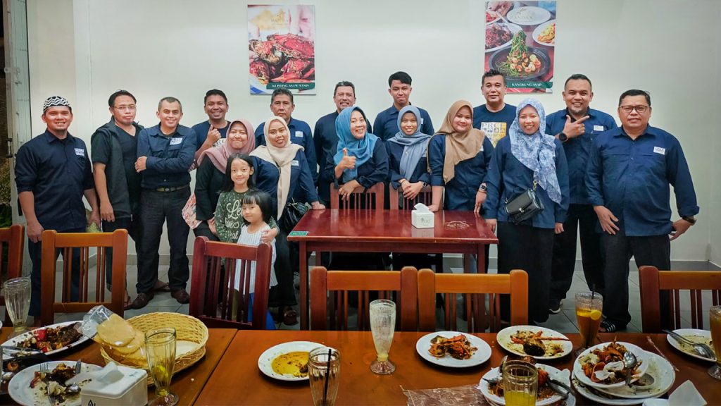 makan malam bersama