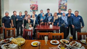 makan malam bersama