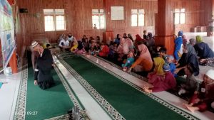 Suasana lomba dalam Pesantren Ramadan yang digelar LPHD Lauk Bersatu dan sekolah PAUD di Masjid Nanga Lauk